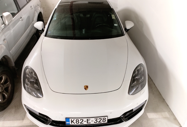 Porsche 971 Panamera Turbo MkI