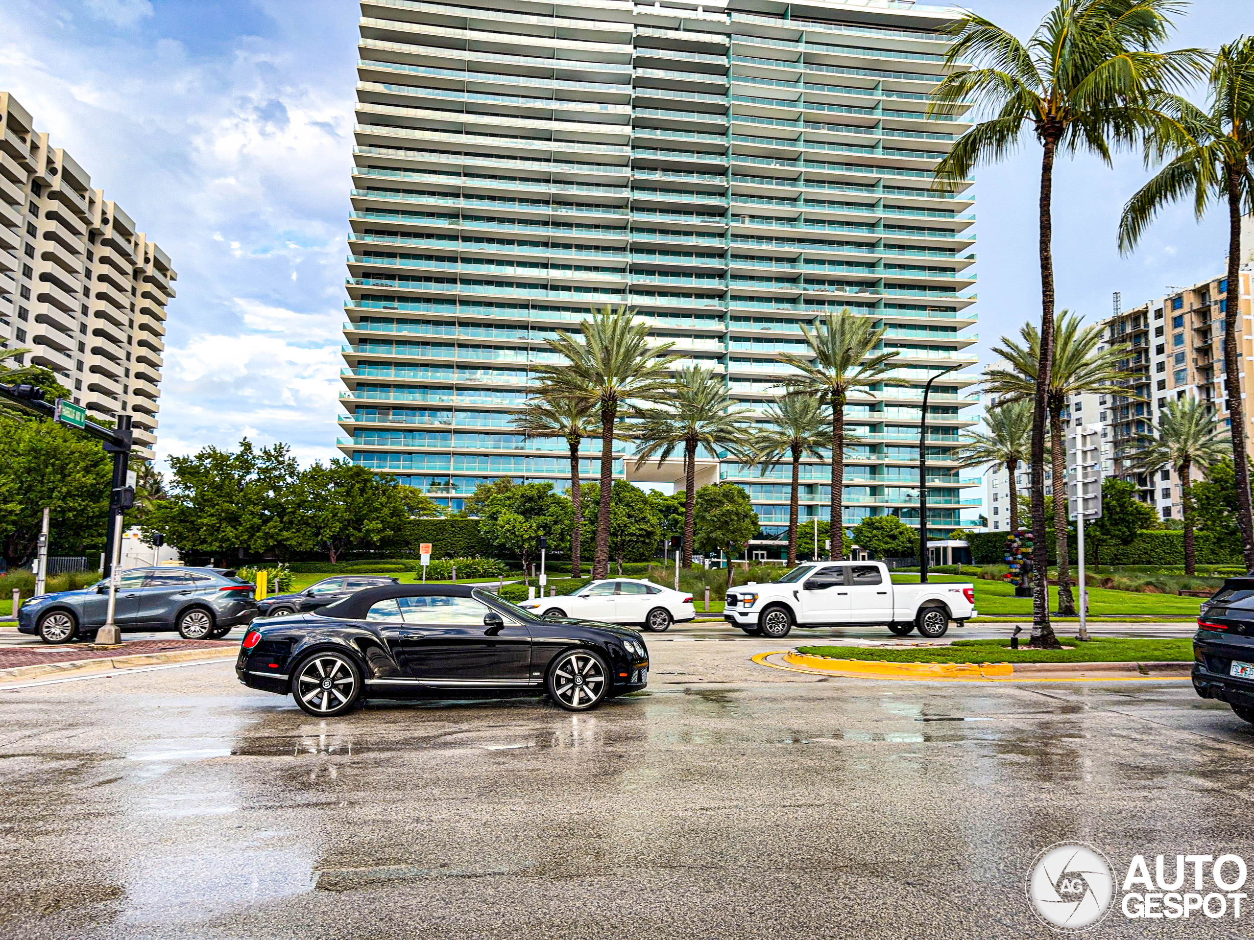 Bentley Continental GTC 2012