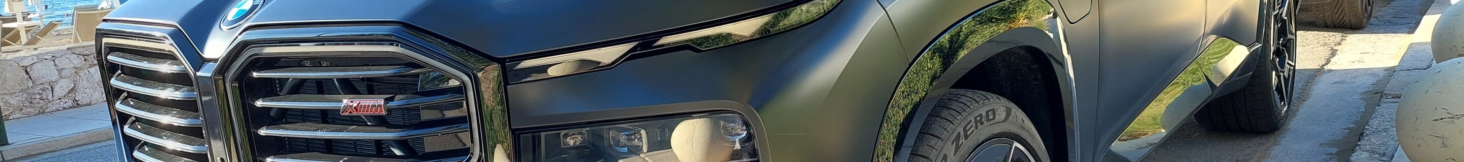 BMW XM G09 Label Red