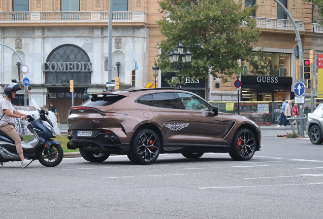 Aston Martin DBX707