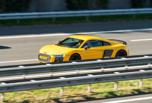 Audi R8 V10 Plus 2015