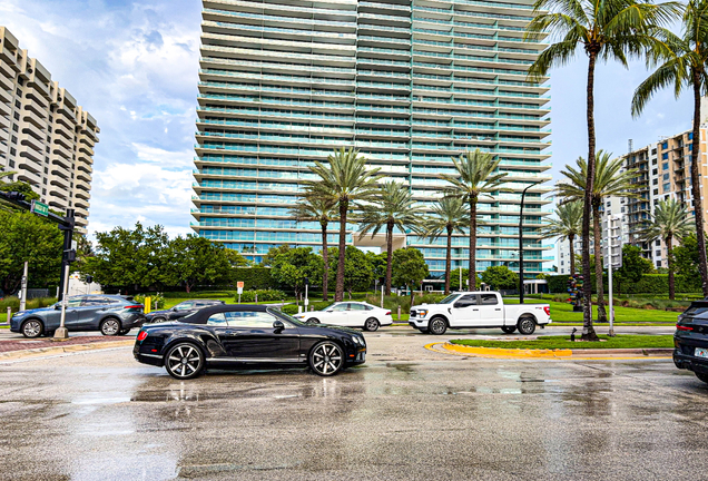 Bentley Continental GTC 2012