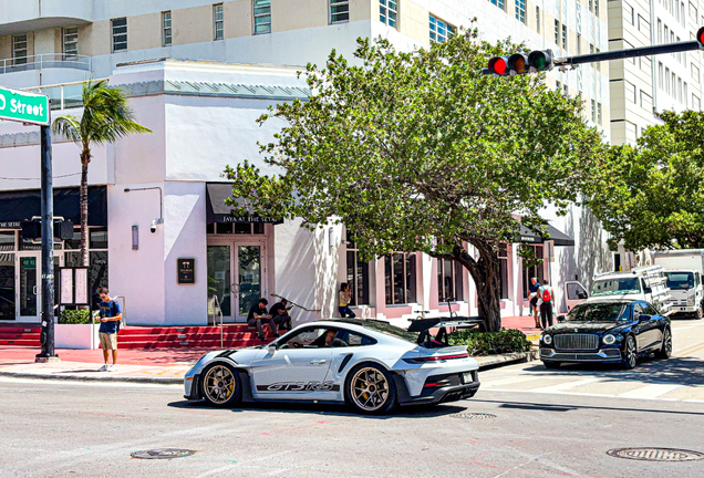 Bentley Flying Spur V8 2021