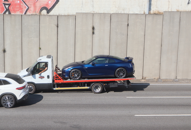 Nissan GT-R 2011