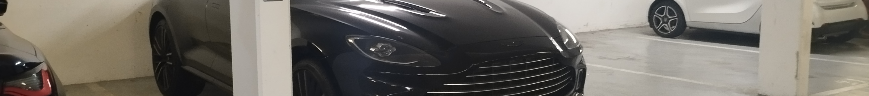Aston Martin DBX