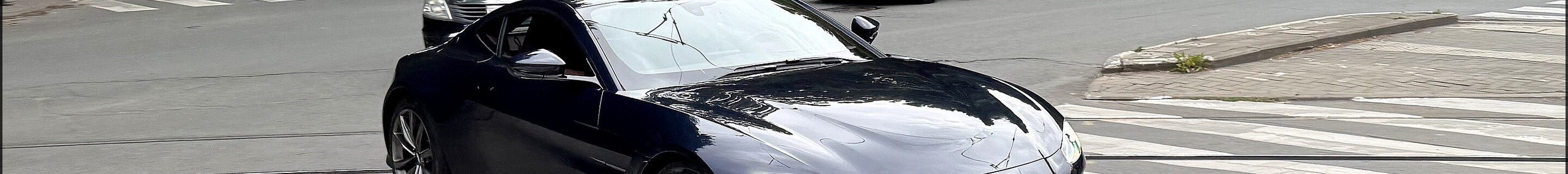 Aston Martin V8 Vantage 2018