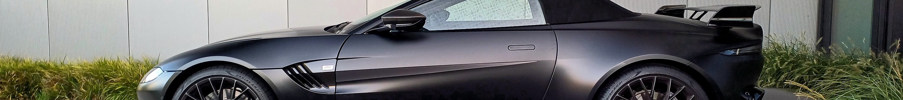 Aston Martin V8 Vantage Formula 1 Edition Roadster