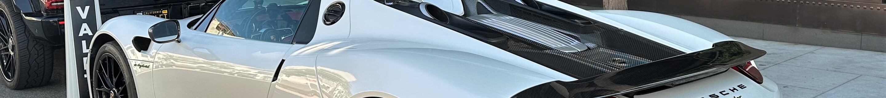 Porsche 918 Spyder Weissach Package