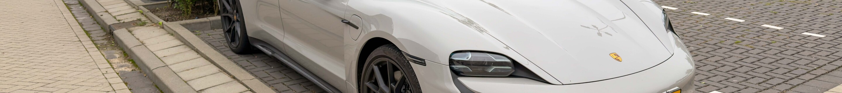 Porsche Taycan GTS Sport Turismo