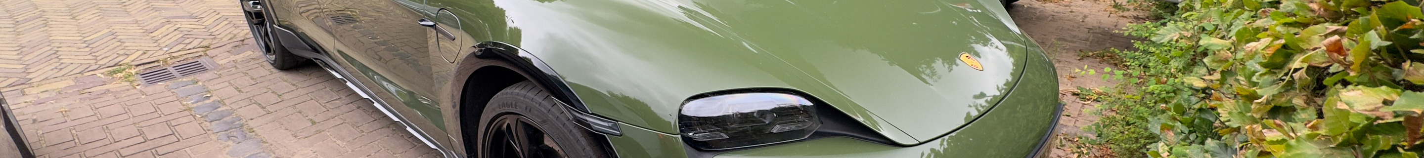 Porsche Taycan Turbo S Cross Turismo