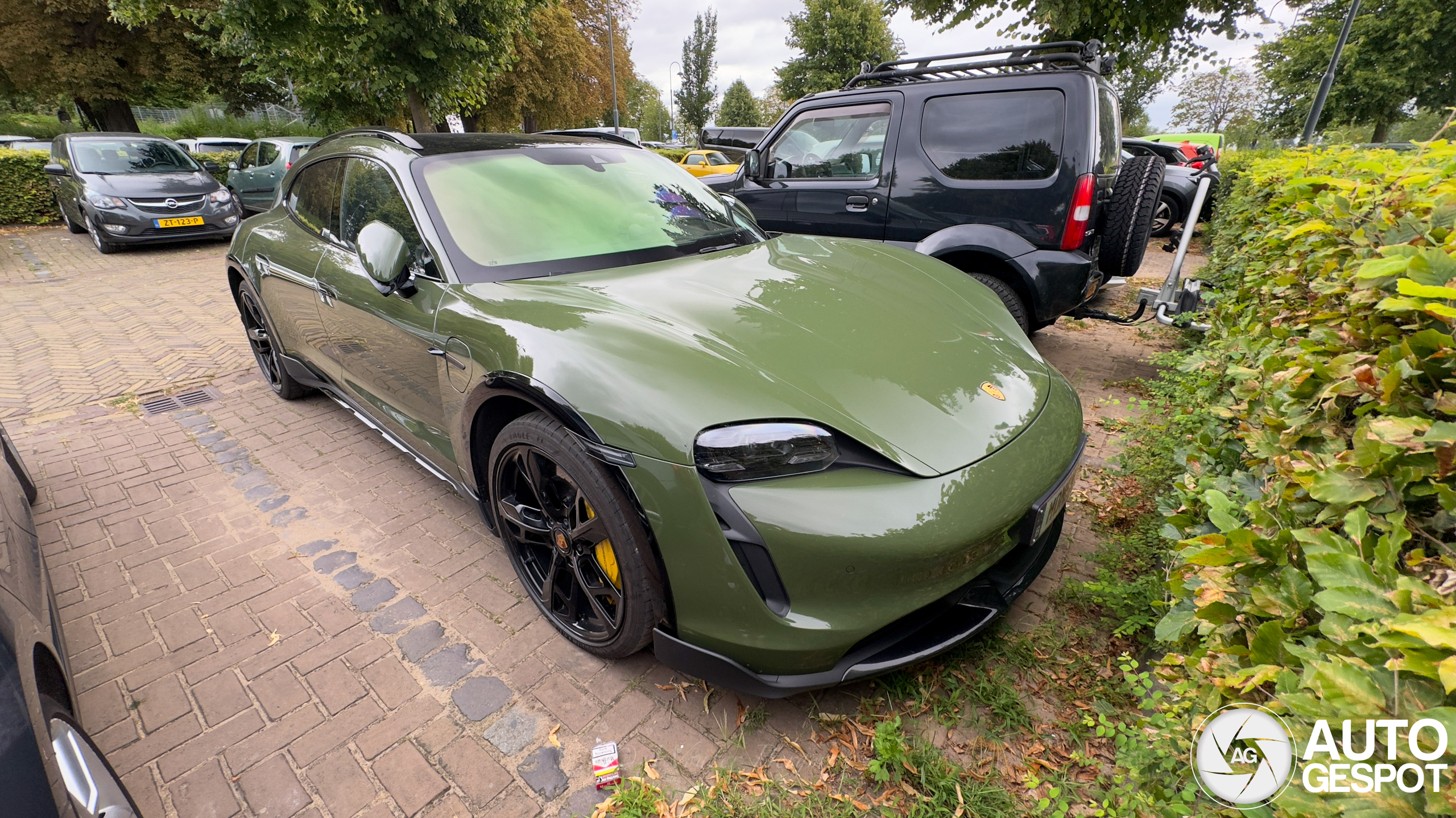 Porsche Taycan Turbo S Cross Turismo