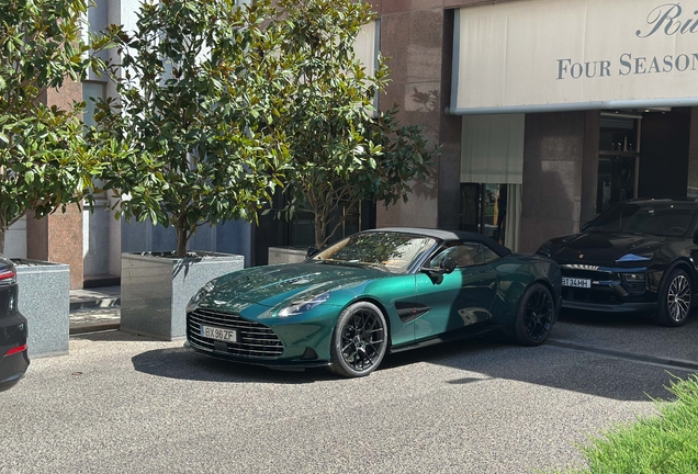 Aston Martin Vanquish Volante 2025