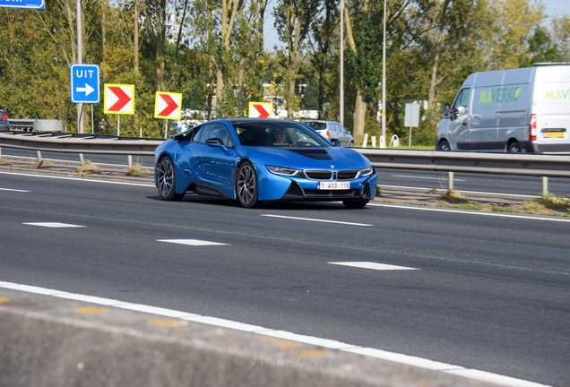 BMW i8