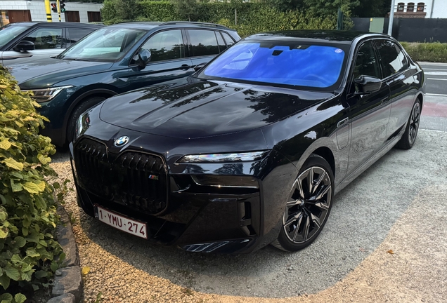BMW M760e xDrive