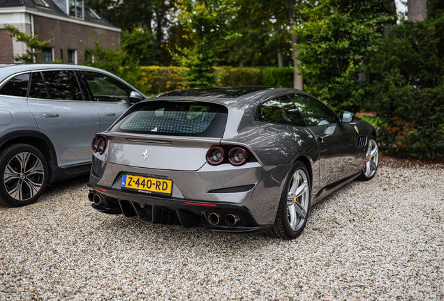 Ferrari GTC4Lusso