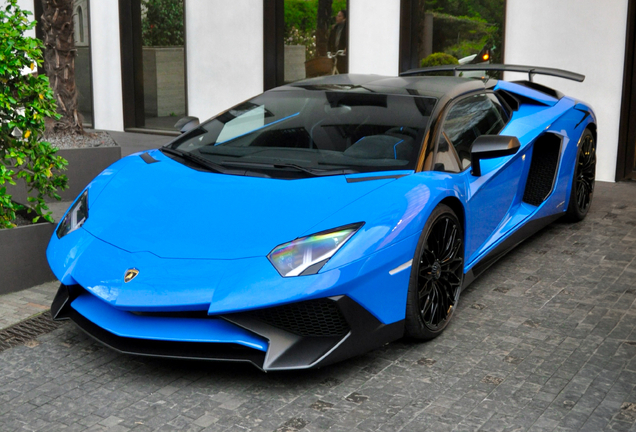 Lamborghini Aventador LP750-4 SuperVeloce Roadster