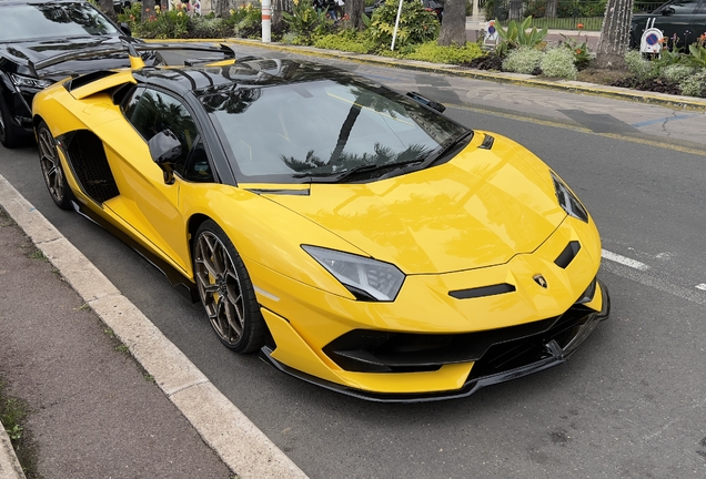 Lamborghini Aventador LP770-4 SVJ Roadster
