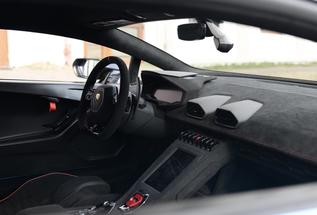 Lamborghini Huracán LP640-2 STO