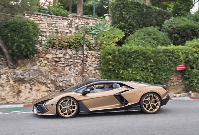 Lamborghini Revuelto