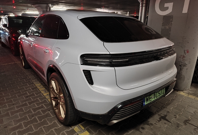 Porsche Macan EV Turbo