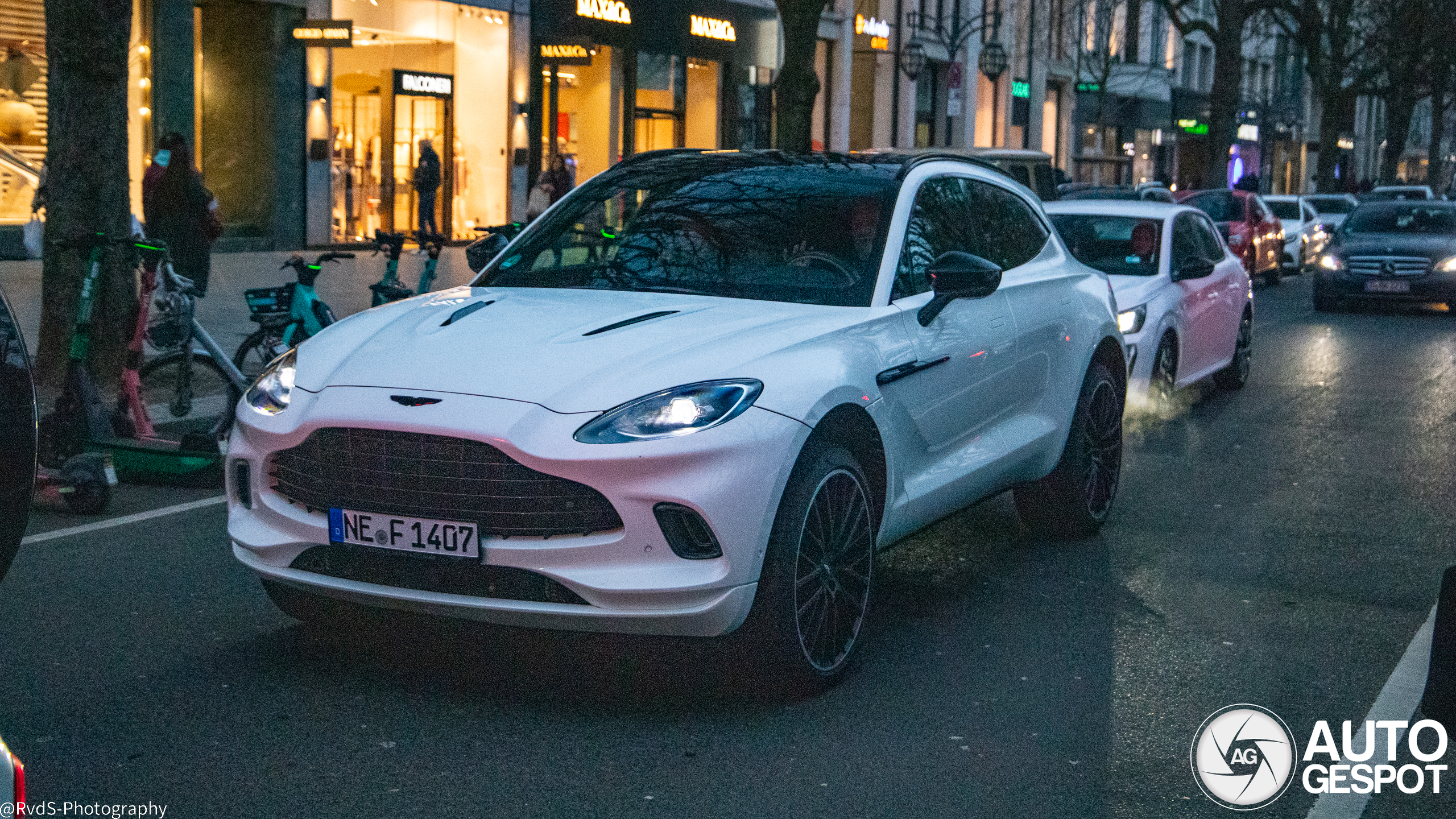 Aston Martin DBX
