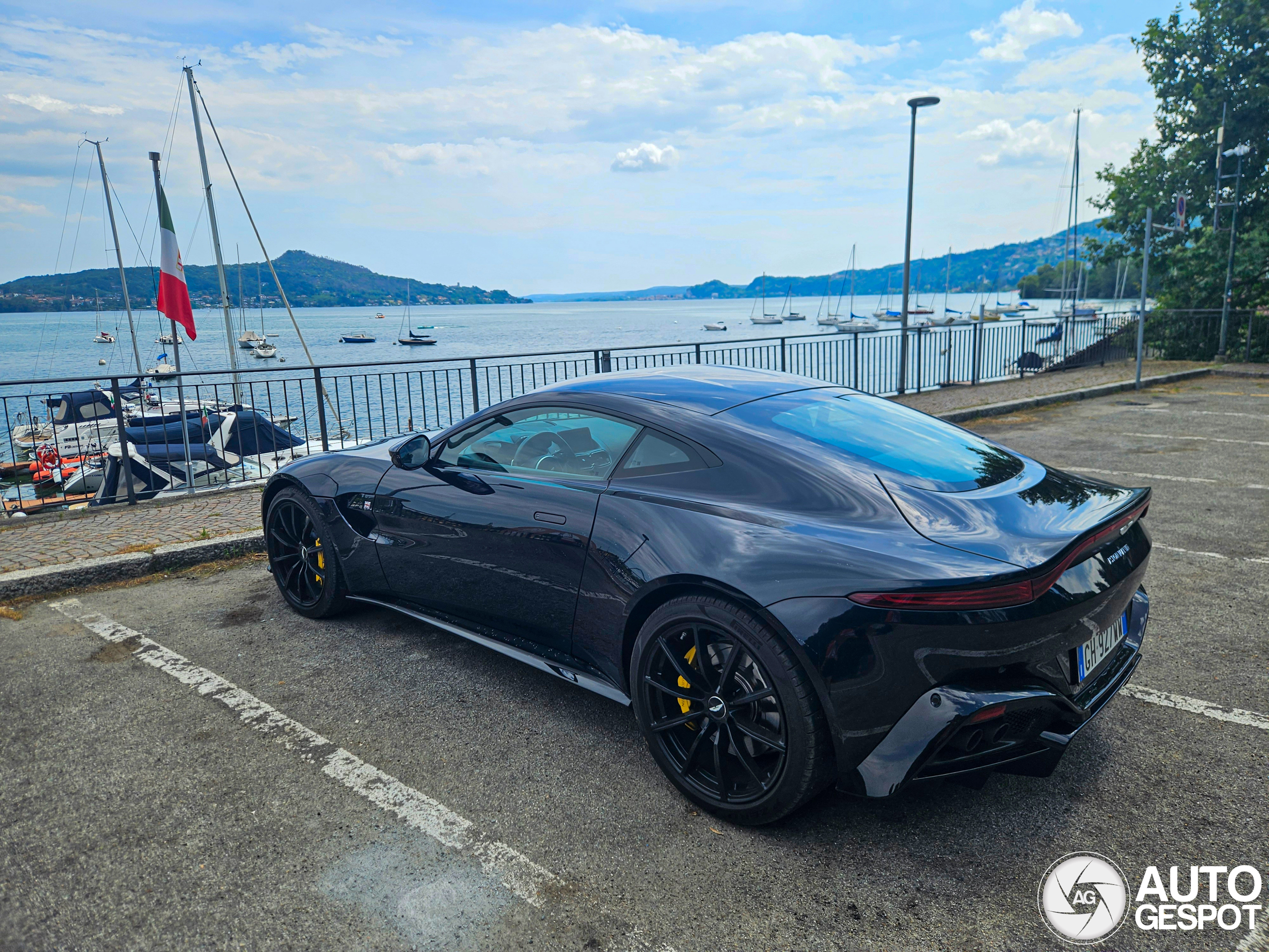 Aston Martin V8 Vantage 2018