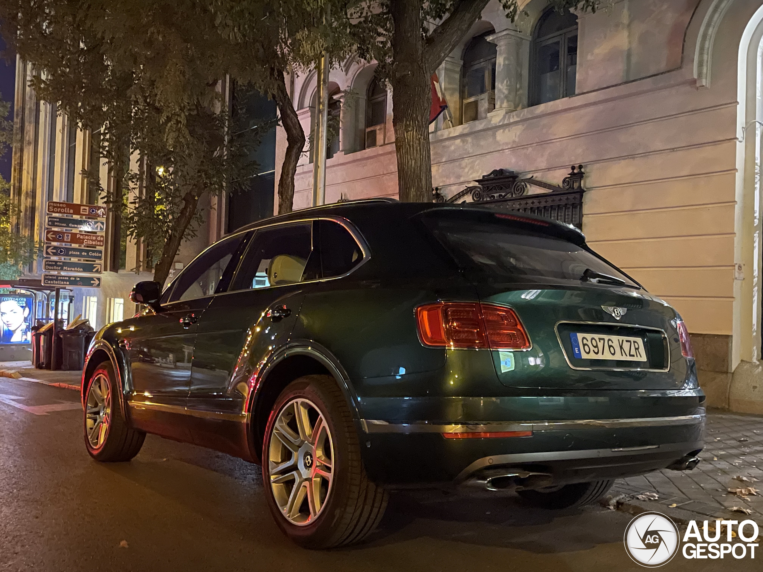 Bentley Bentayga V8