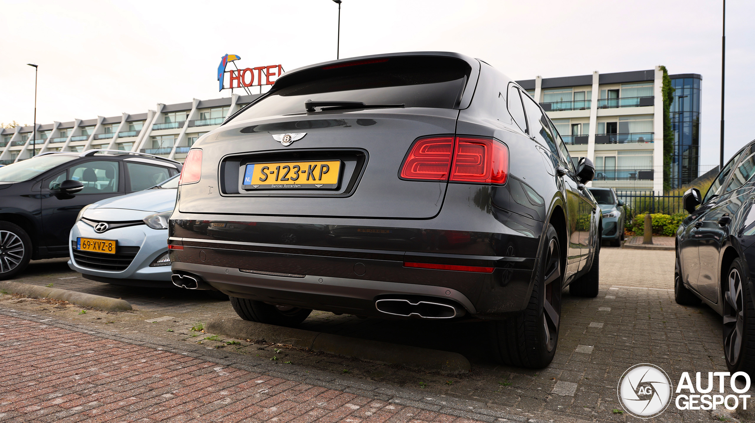 Bentley Bentayga V8