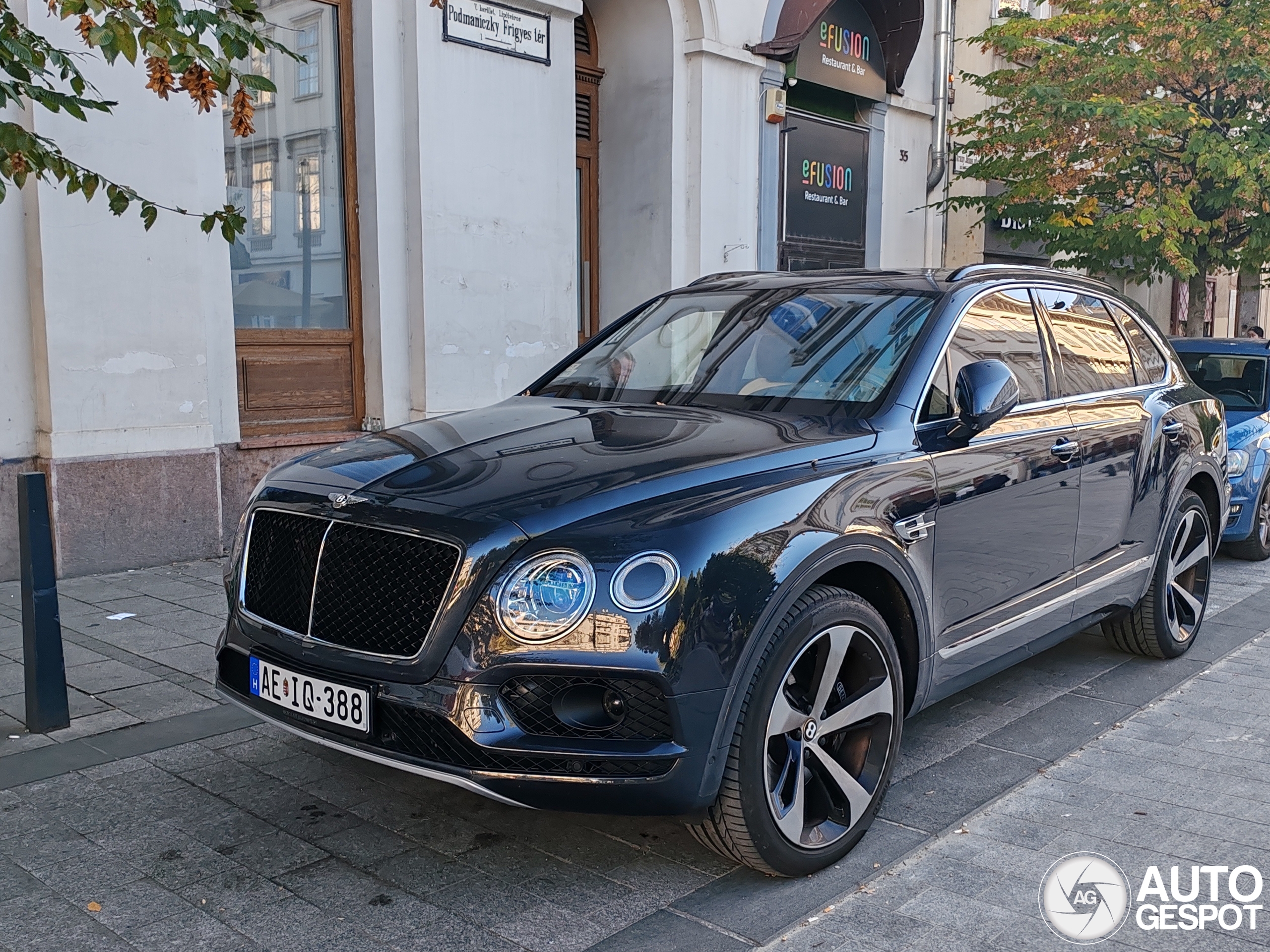 Bentley Bentayga V8