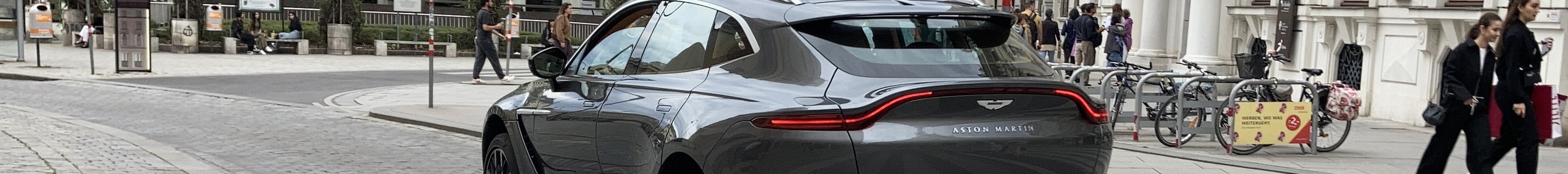 Aston Martin DBX