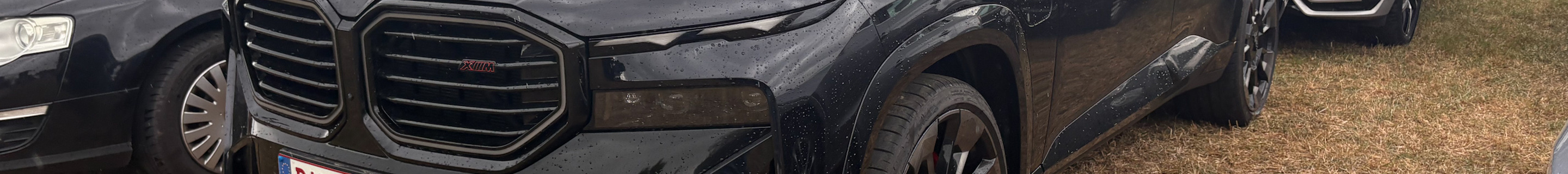 BMW XM G09 Label Red