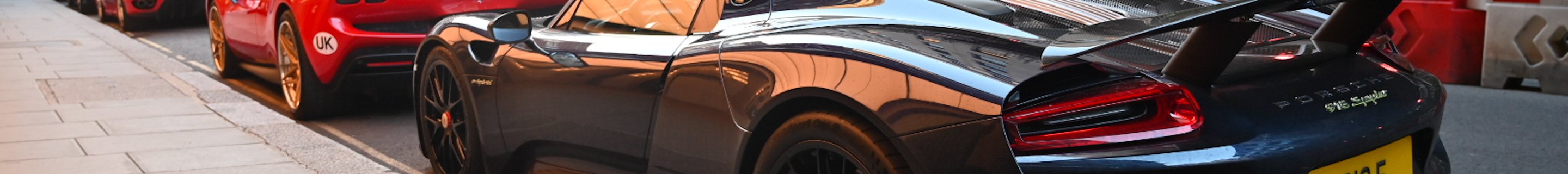 Porsche 918 Spyder Weissach Package