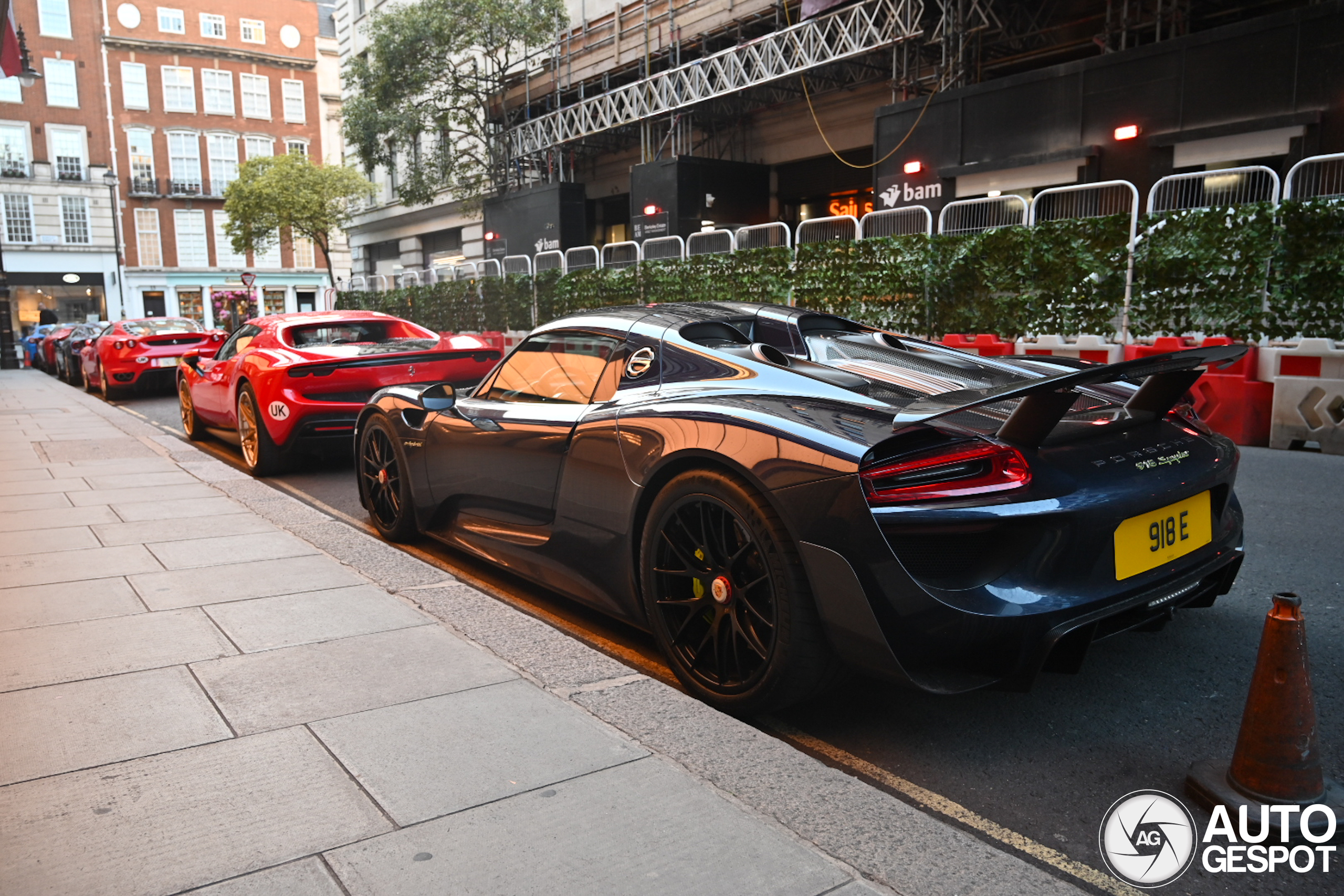 Porsche 918 Spyder Weissach Package