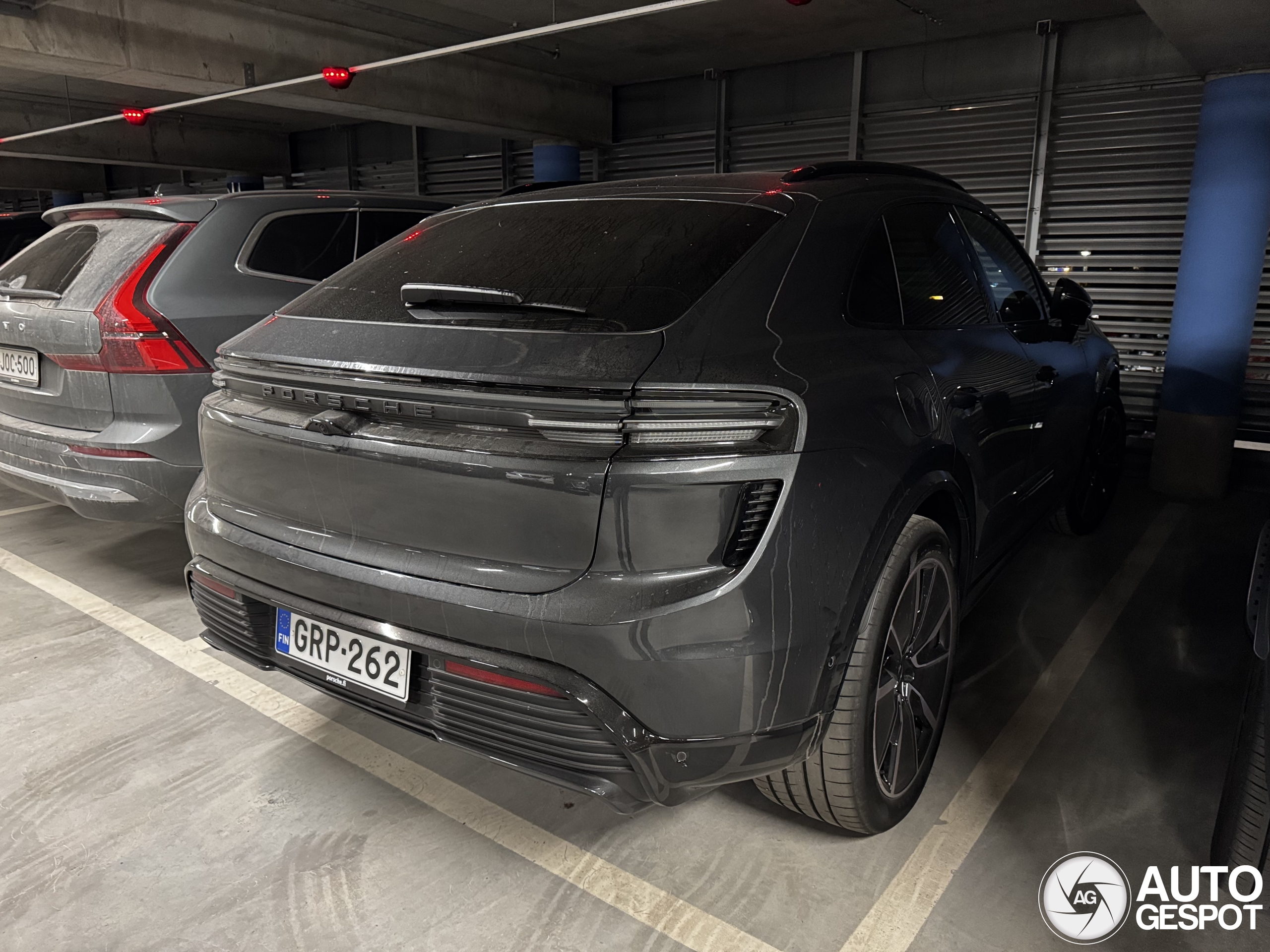 Porsche Macan EV Turbo