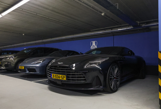 Aston Martin DB12