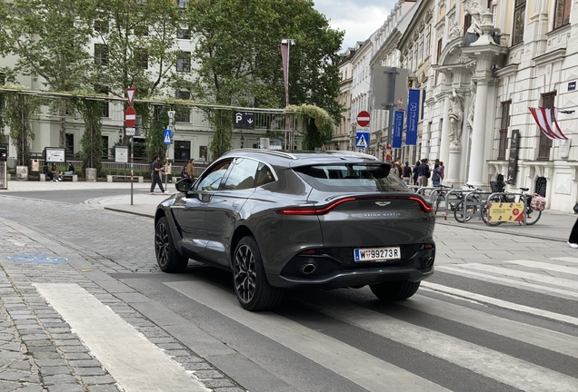 Aston Martin DBX