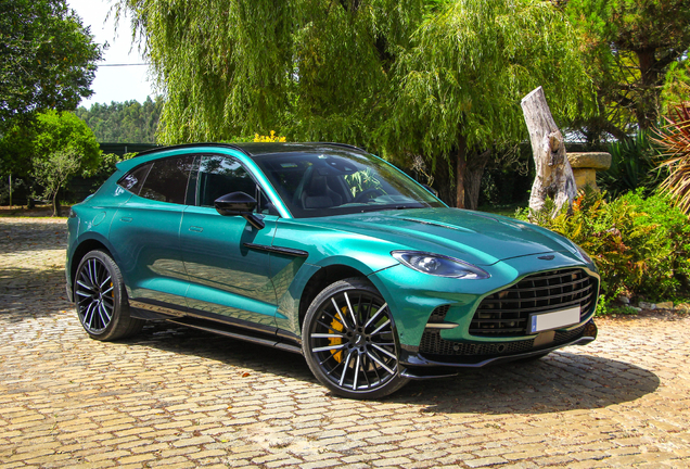 Aston Martin DBX707
