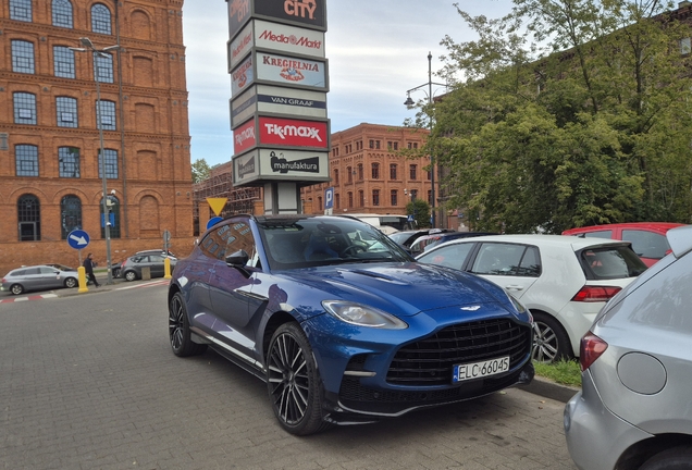 Aston Martin DBX707