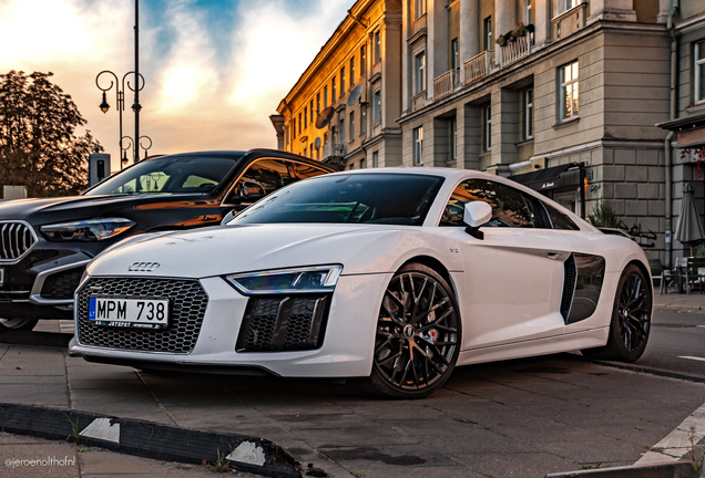 Audi R8 V10 Plus 2015