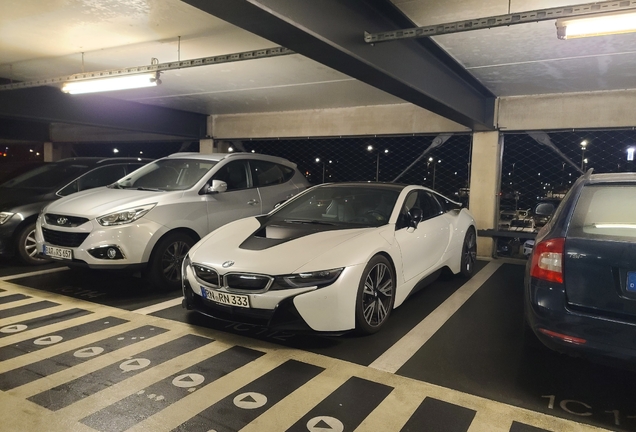 BMW i8