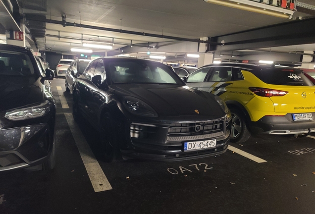 Porsche 95B Macan GTS MkIII