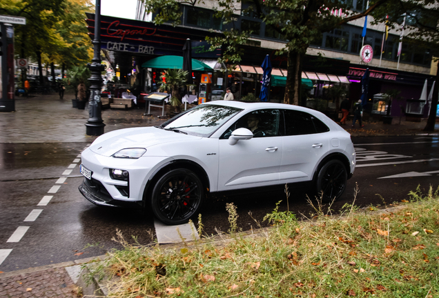 Porsche Macan EV Turbo