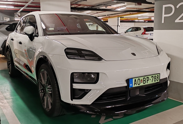 Porsche Macan EV Turbo