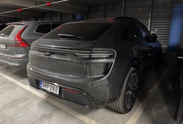 Porsche Macan EV Turbo