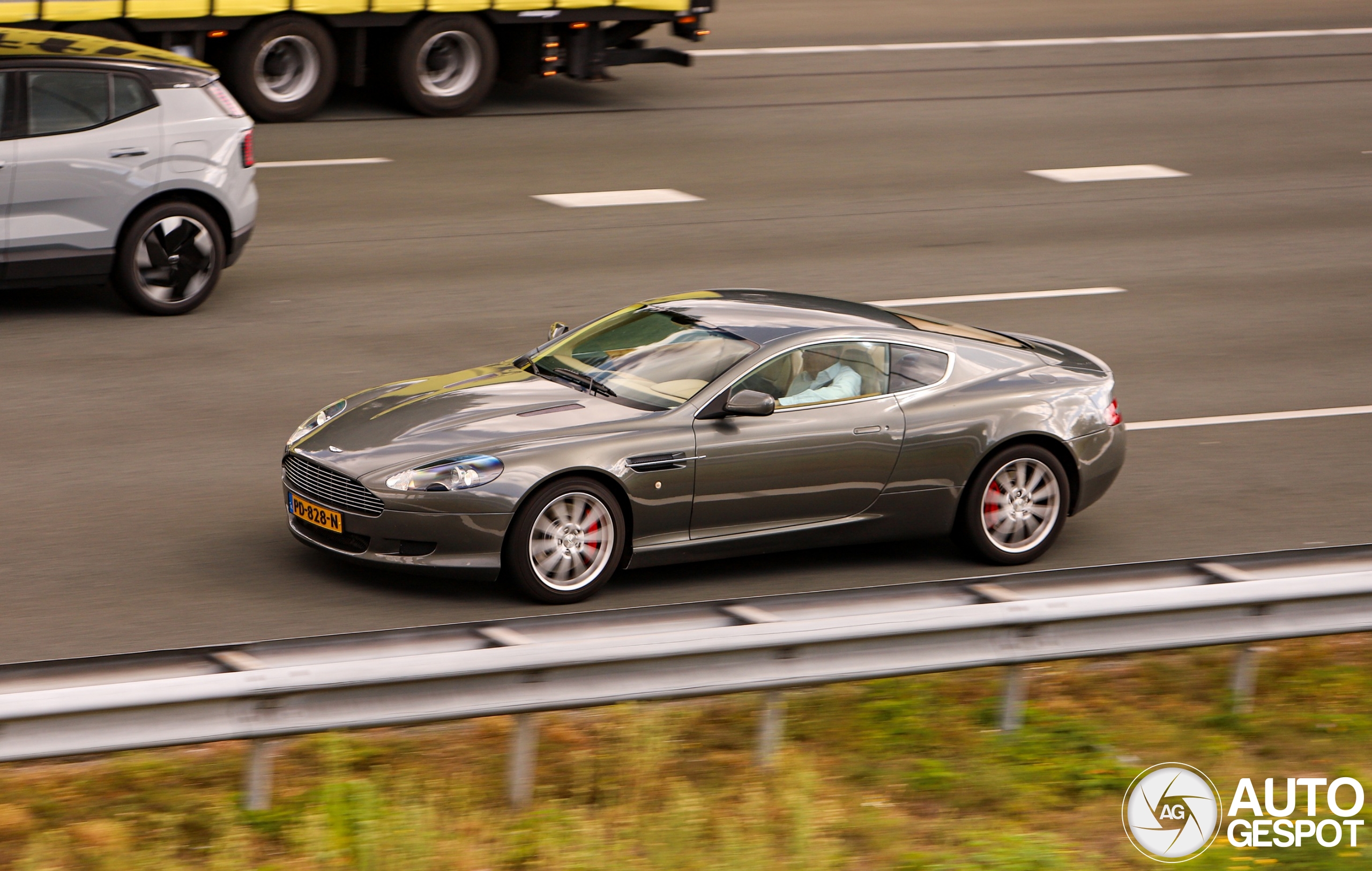 Aston Martin DB9