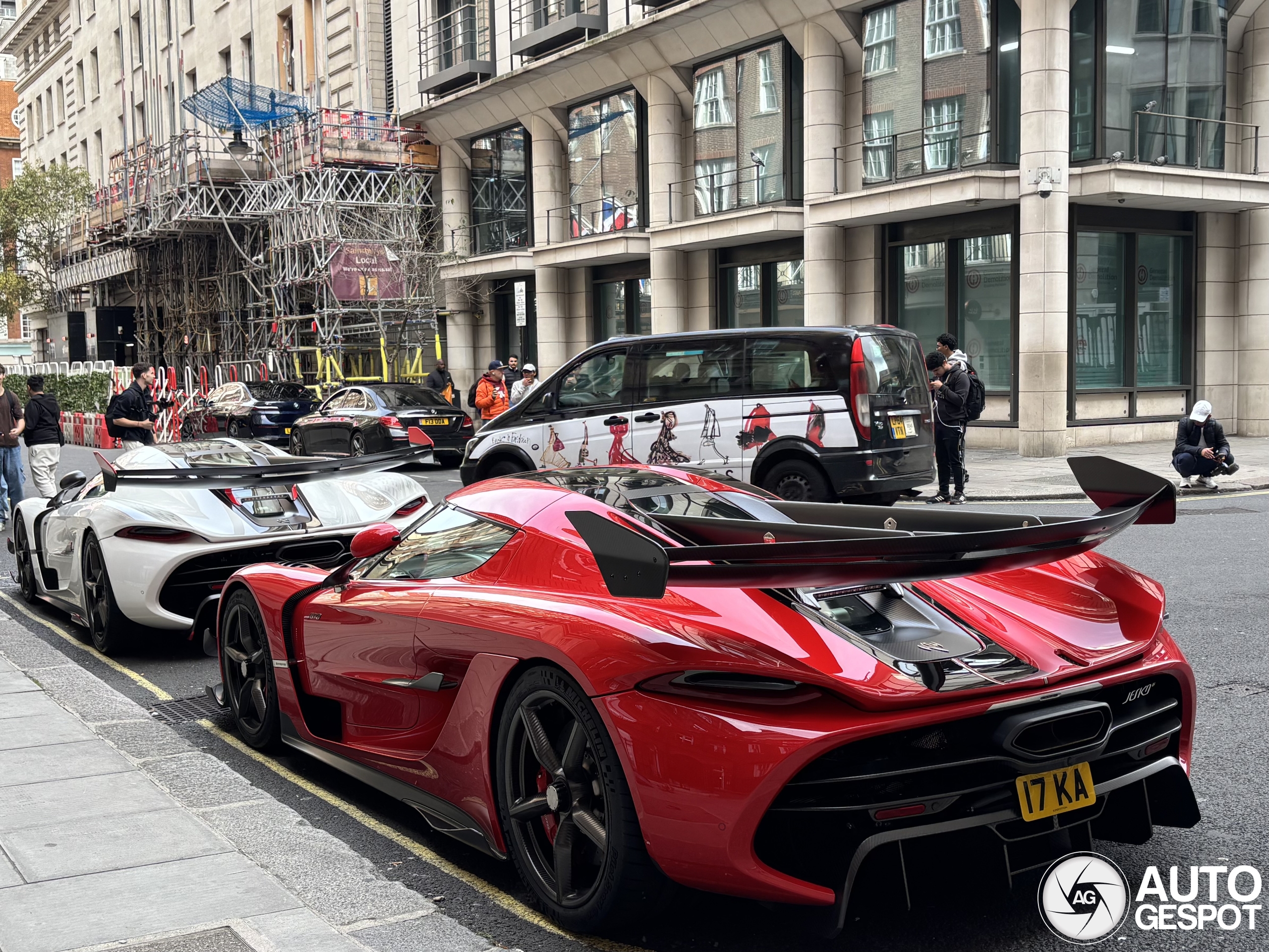 Hamsteren! Combo van Koenigsegg Jesko's in Londen