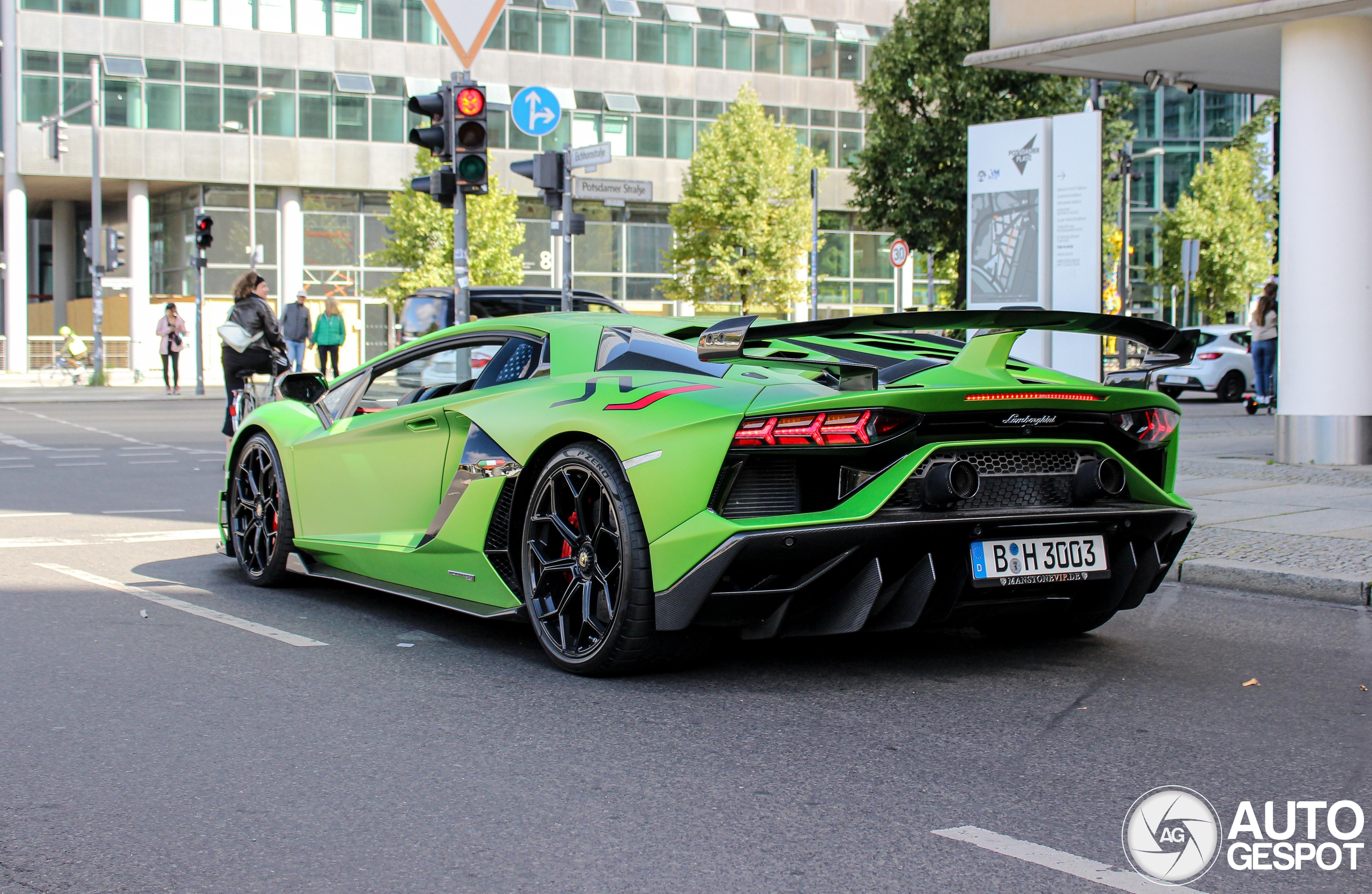 Lamborghini Aventador LP770-4 SVJ