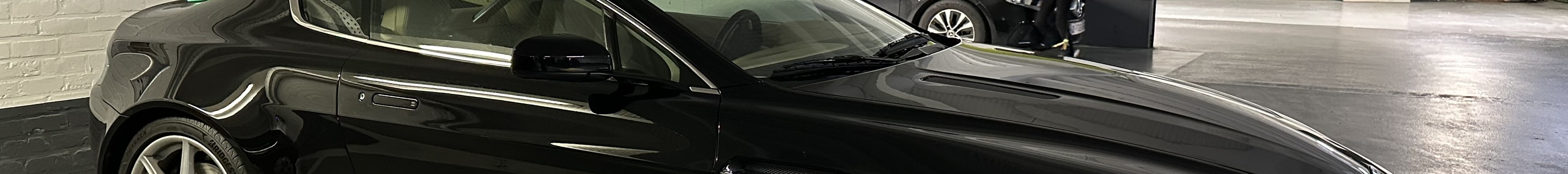 Aston Martin V8 Vantage