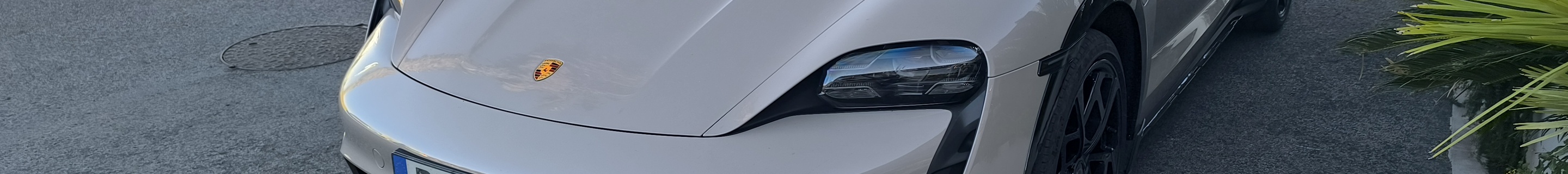 Porsche Taycan Turbo S Cross Turismo