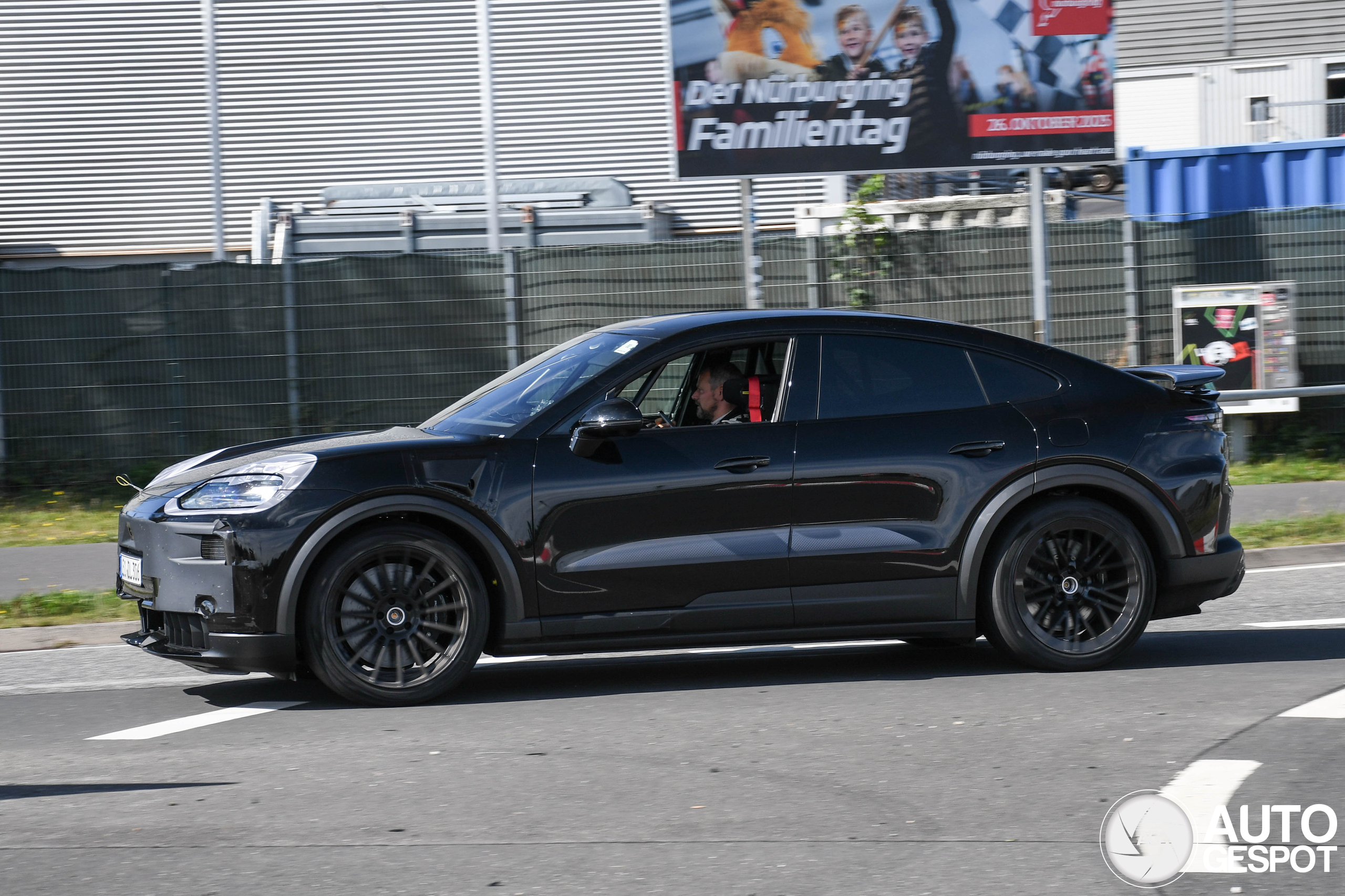 Porsche Cayenne Coupé EV Turbo GT